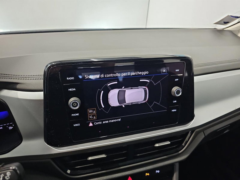 Volkswagen T-Roc usata a Lecco (14)