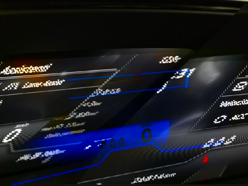 Volkswagen T-Roc usata a Lecco (17)