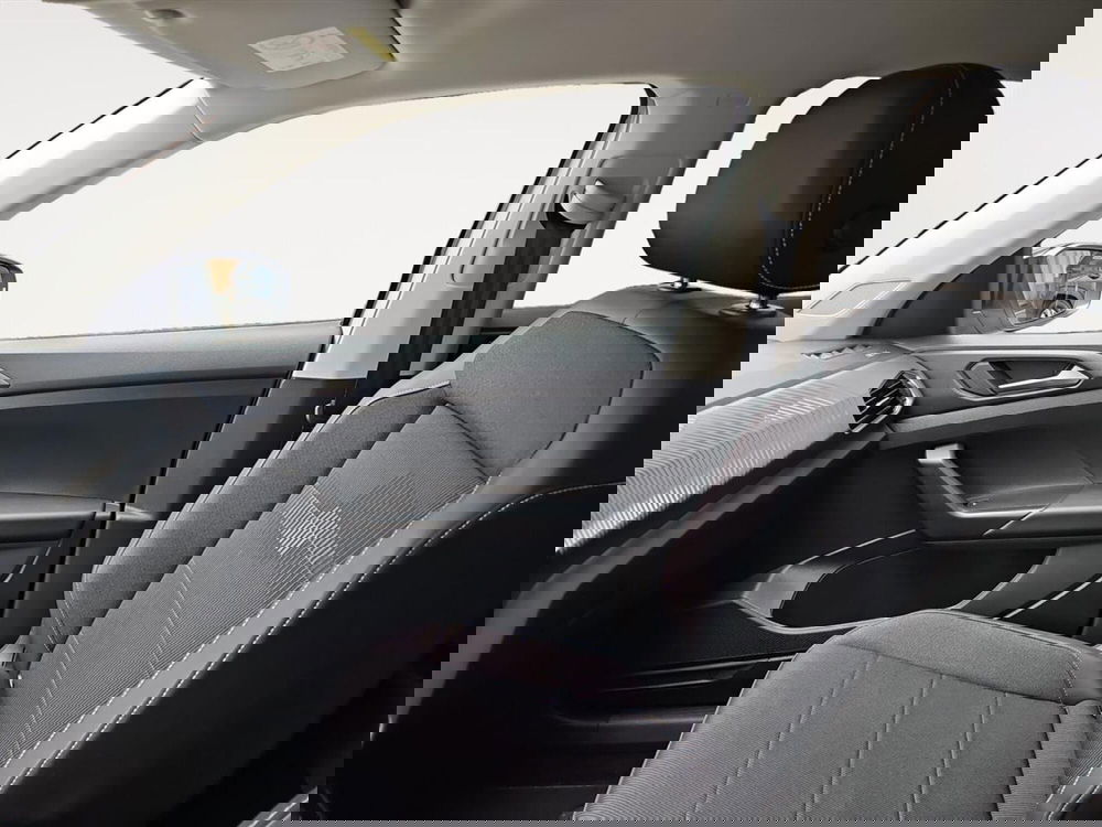 Volkswagen T-Cross usata a Lecco (12)