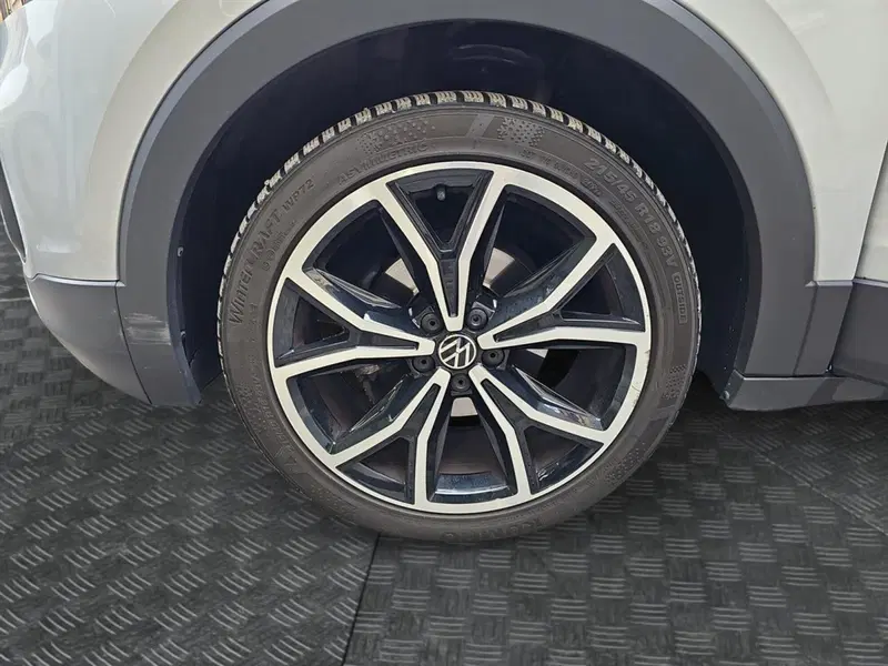 Volkswagen T-Cross usata a Lecco (14)