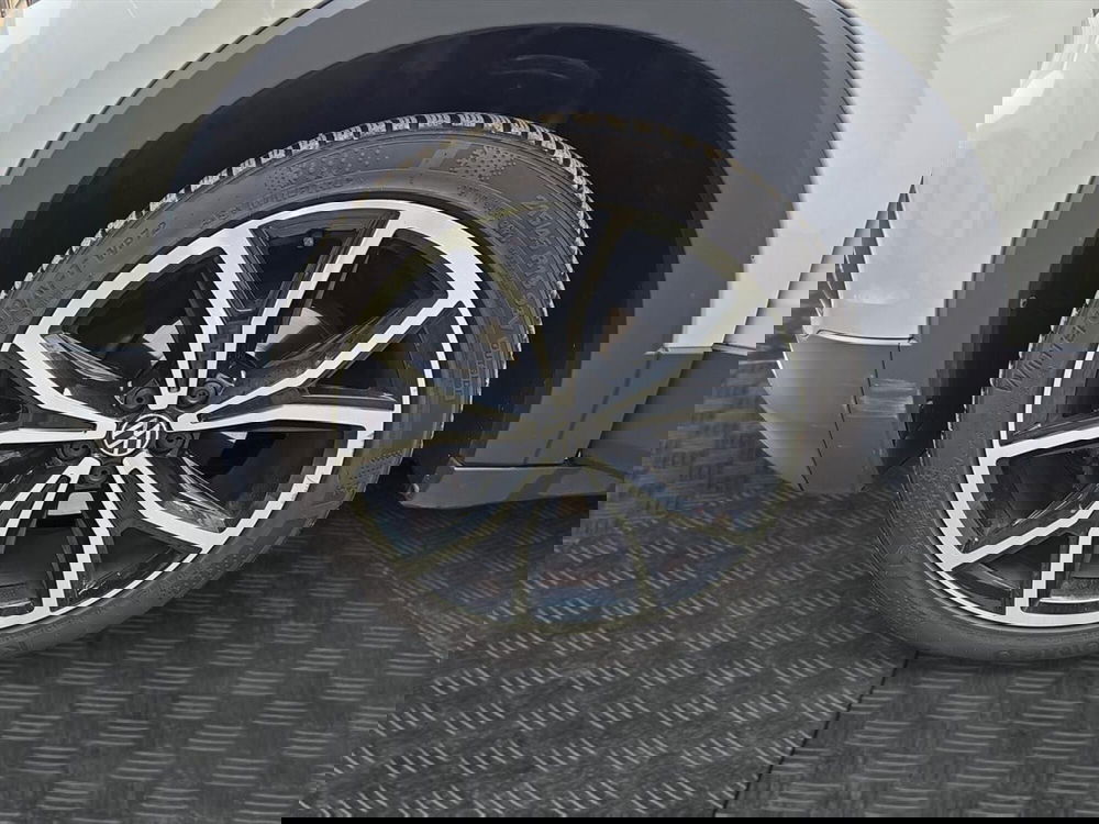 Volkswagen T-Cross usata a Lecco (14)