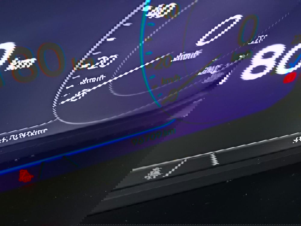 Volkswagen T-Cross usata a Lecco (17)