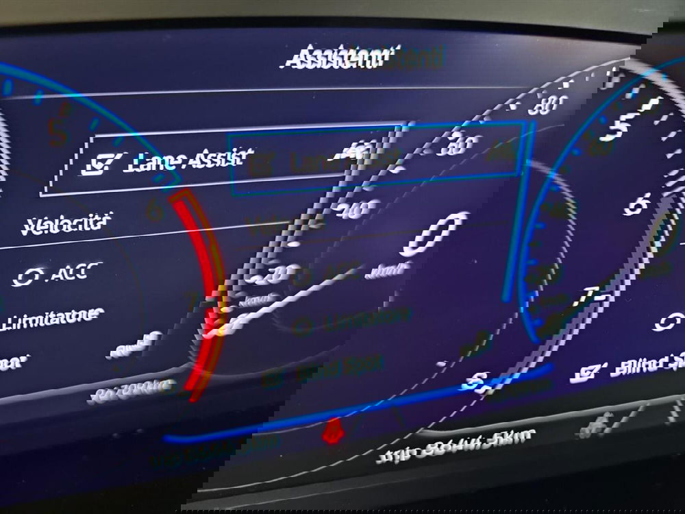 Volkswagen T-Cross usata a Lecco (18)