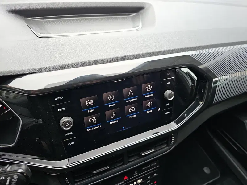 Volkswagen T-Cross usata a Lecco (20)