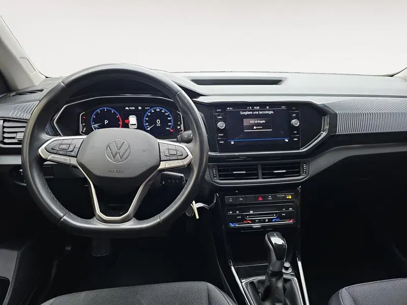 Volkswagen T-Cross usata a Lecco (9)