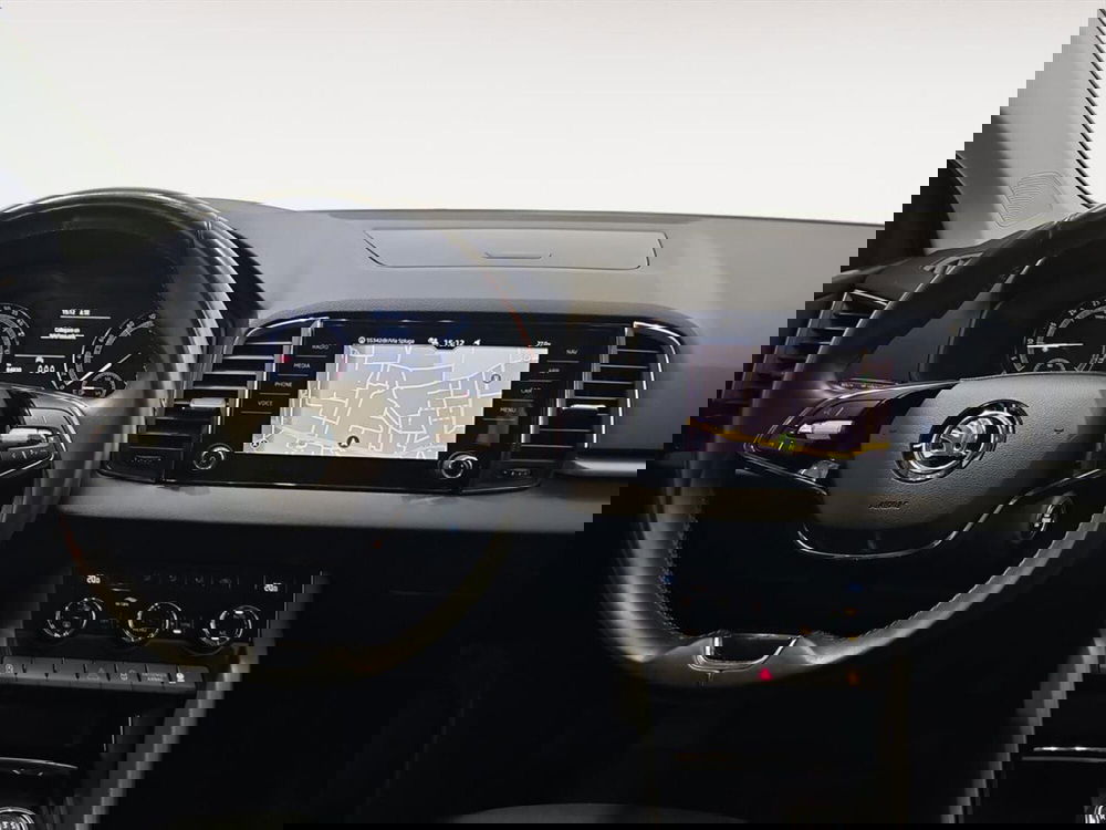 Skoda Karoq usata a Lecco (9)