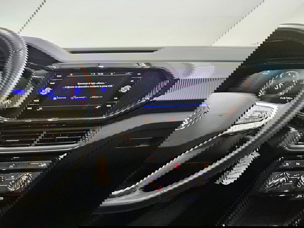 Volkswagen T-Cross usata a Lecco (11)