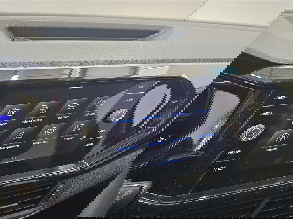 Volkswagen T-Cross usata a Lecco (17)