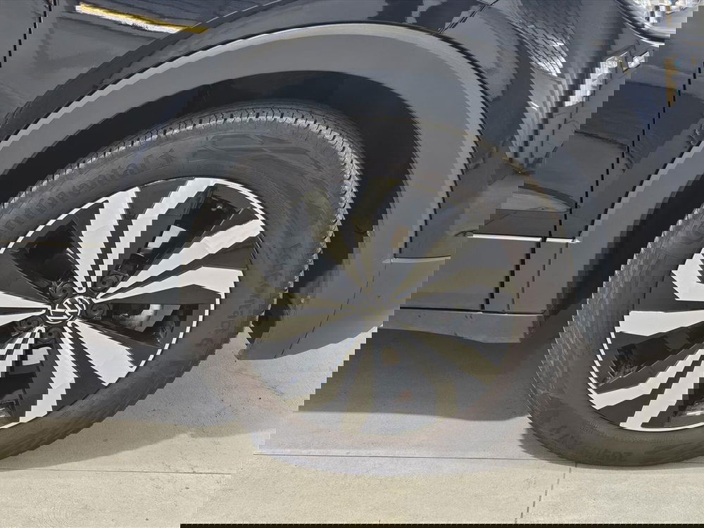 Volkswagen T-Cross usata a Lecco (19)