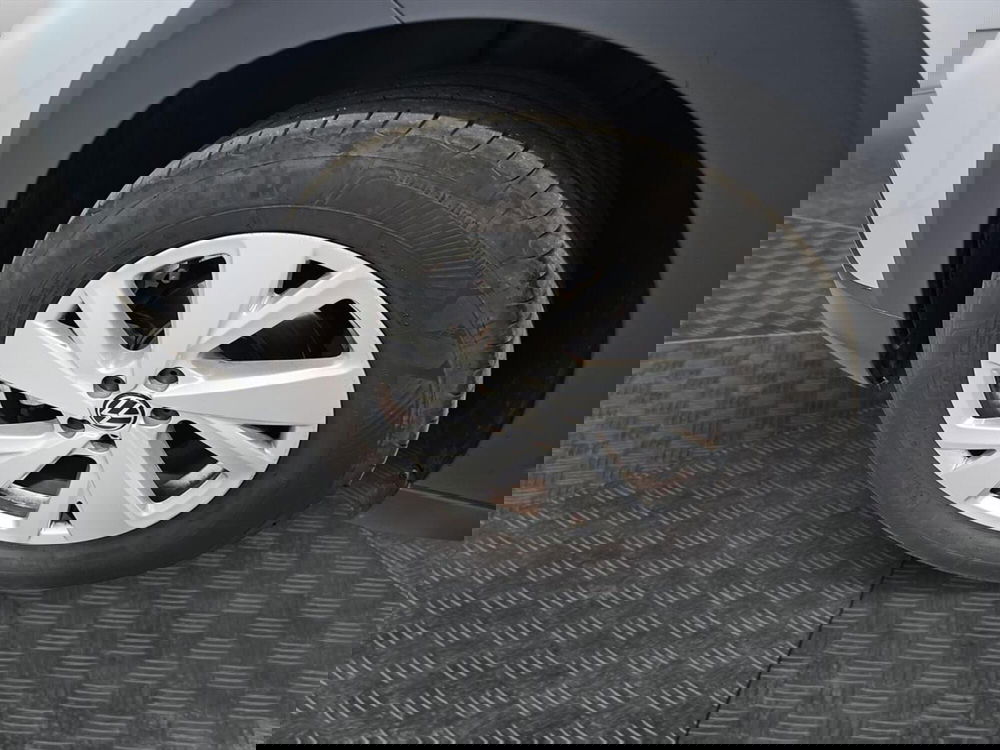 Volkswagen Taigo usata a Lecco (13)