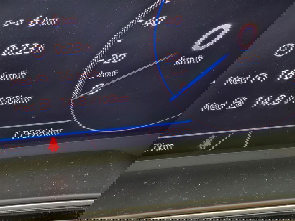 Volkswagen Taigo usata a Lecco (12)
