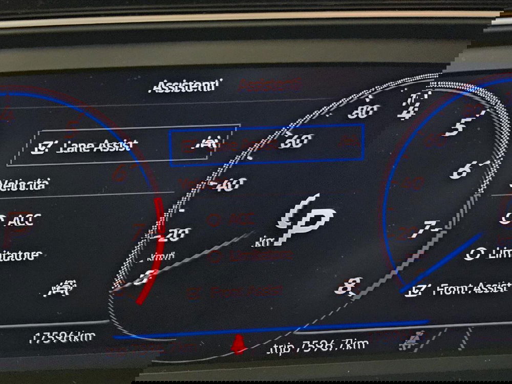 Volkswagen Taigo usata a Lecco (13)