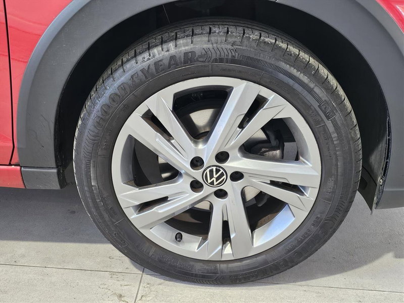 Volkswagen Taigo usata a Lecco (17)