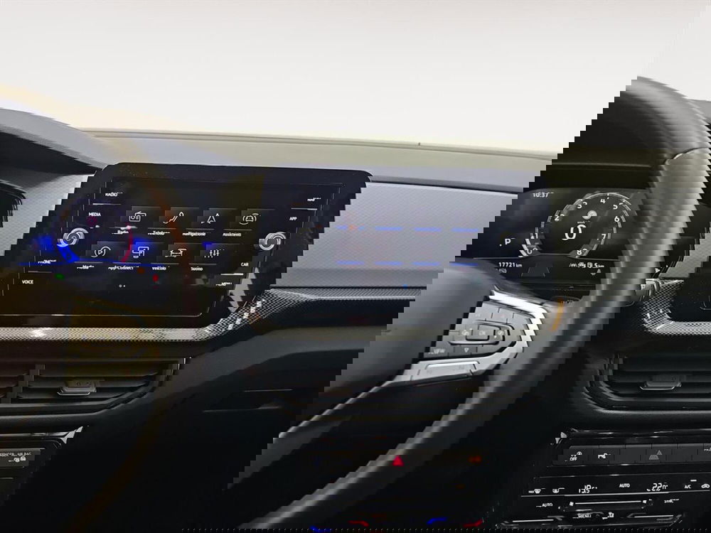 Volkswagen T-Cross usata a Lecco (13)