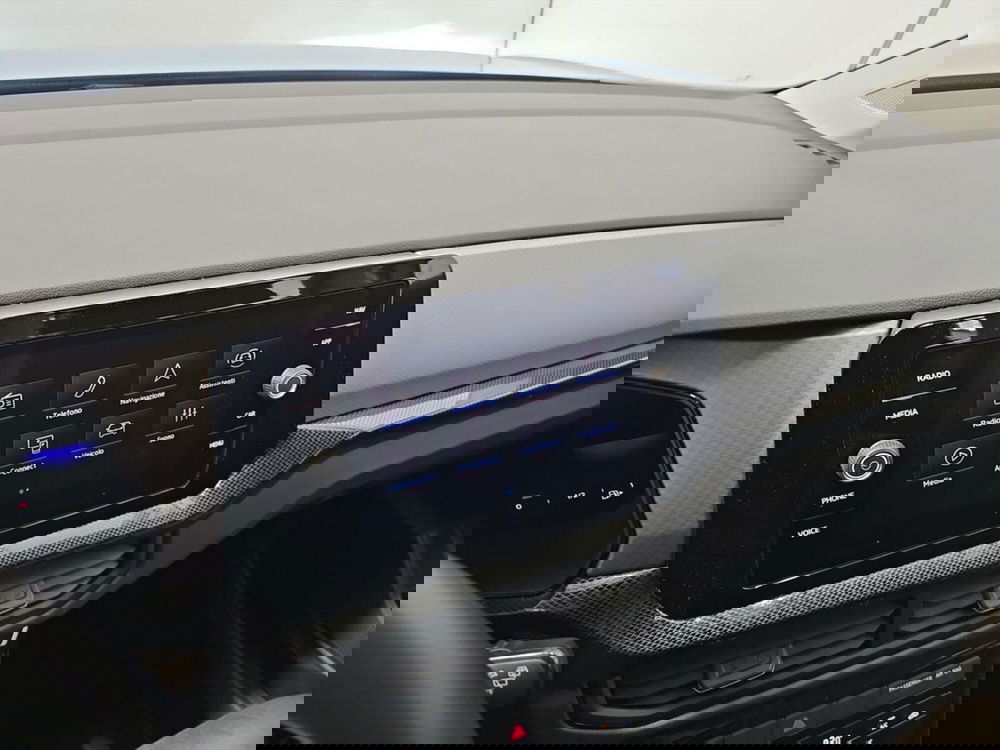 Volkswagen T-Cross usata a Lecco (16)