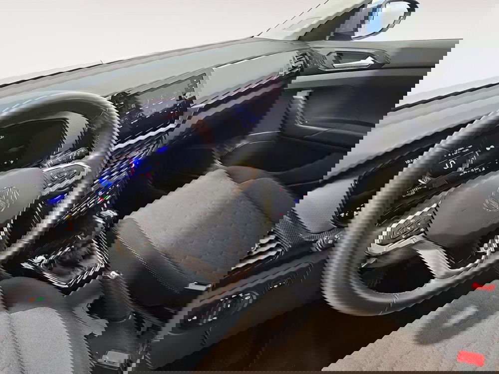 Volkswagen T-Cross usata a Lecco (9)