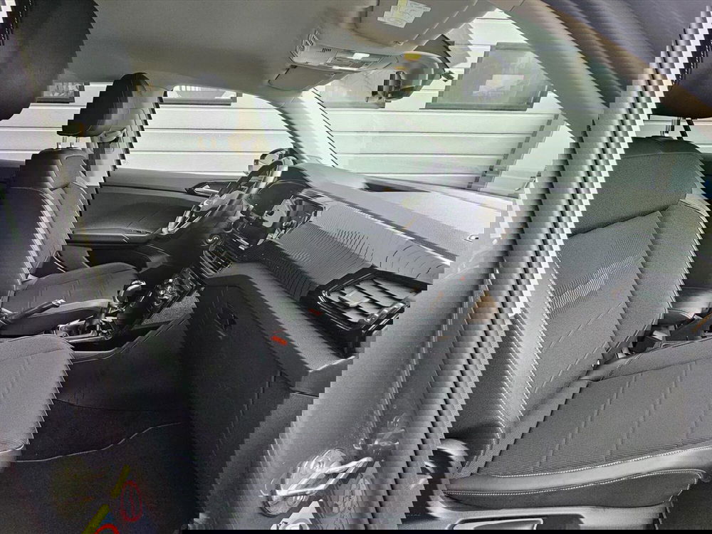 Volkswagen T-Cross usata a Lecco (13)