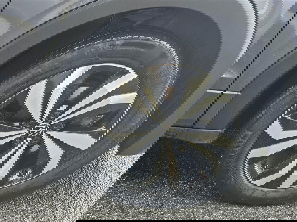 Volkswagen T-Cross usata a Lecco (16)