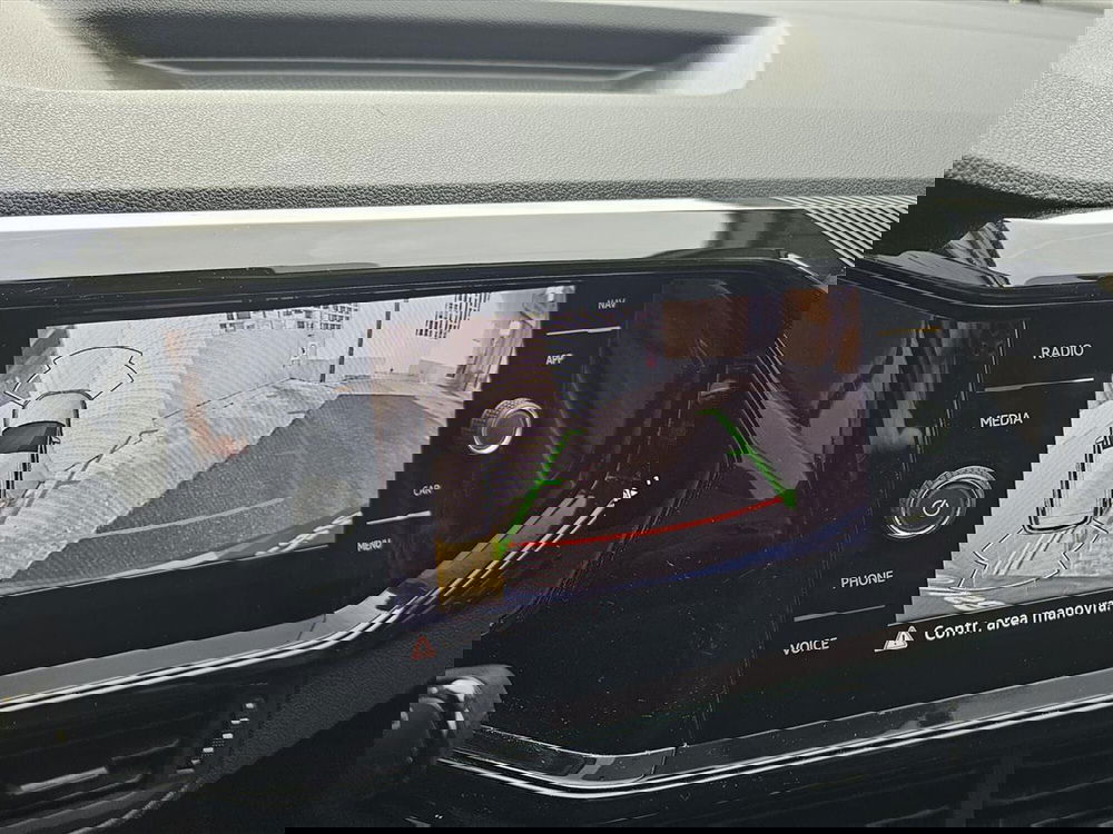 Volkswagen T-Cross usata a Lecco (9)