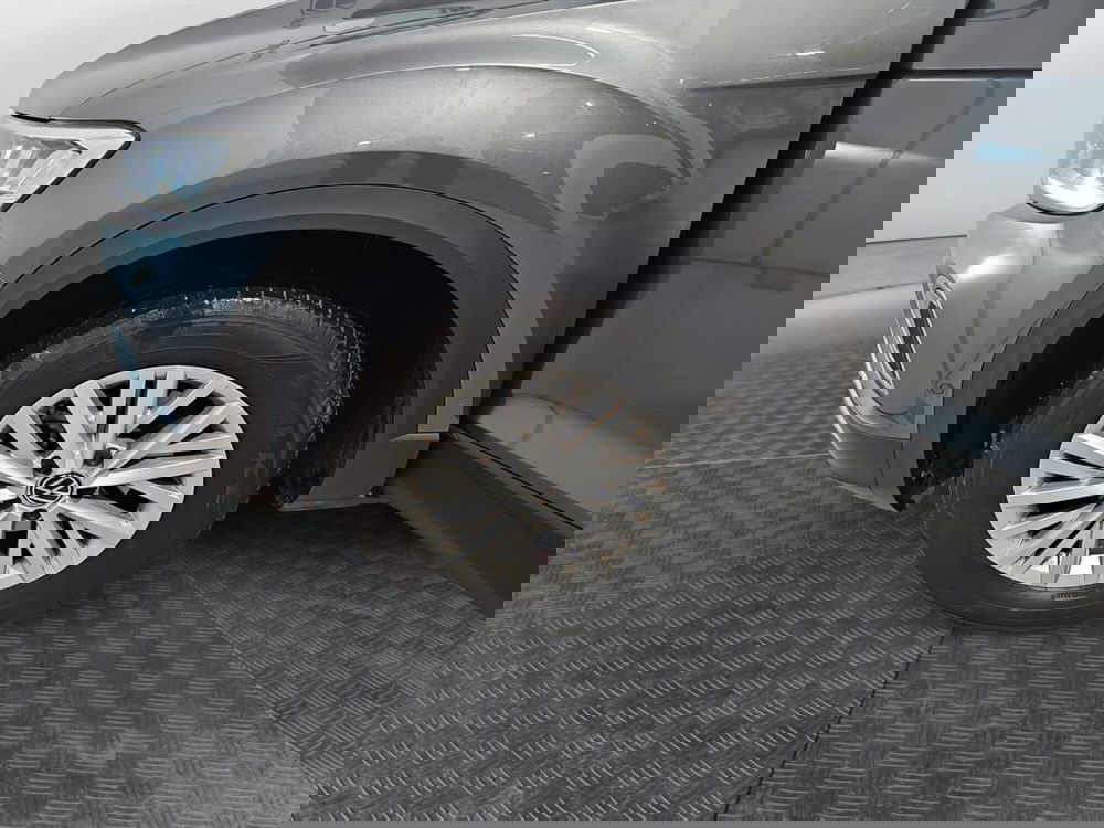 Volkswagen T-Roc usata a Lecco (13)