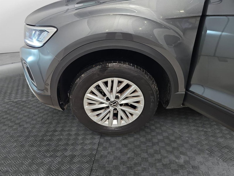 Volkswagen T-Roc usata a Lecco (13)