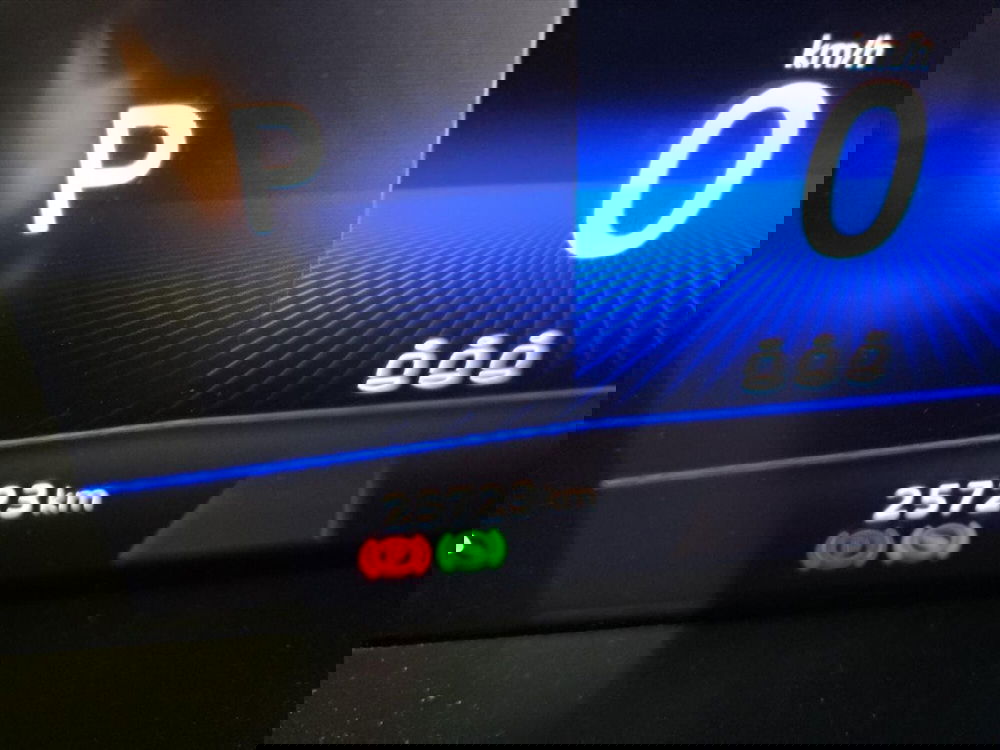 Volkswagen T-Roc usata a Lecco (15)