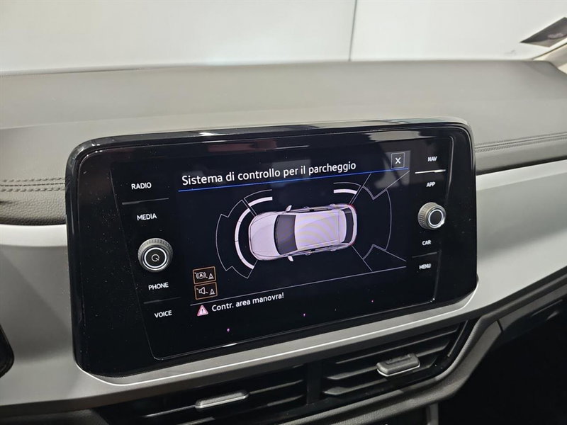 Volkswagen T-Roc usata a Lecco (17)