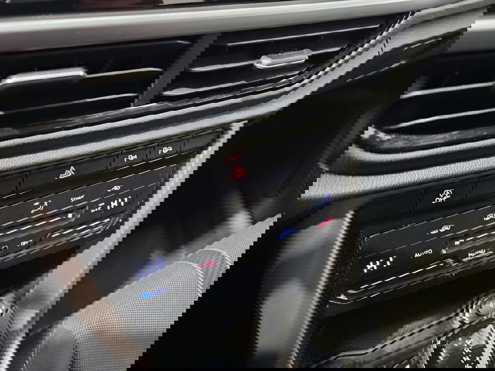 Volkswagen T-Roc usata a Lecco (18)