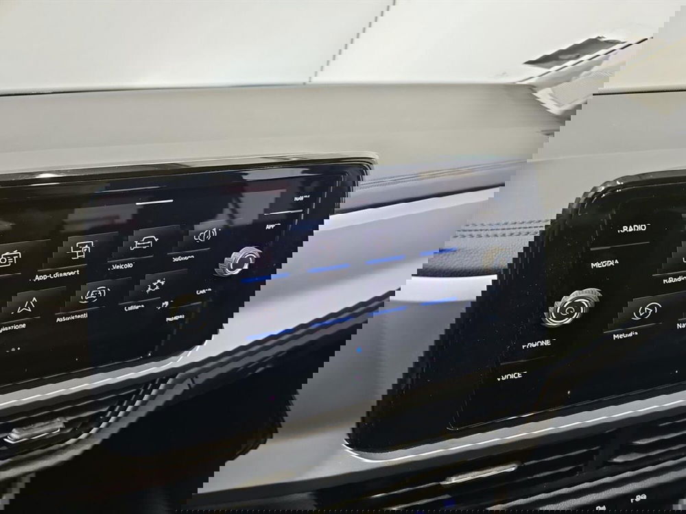 Volkswagen T-Roc usata a Lecco (19)