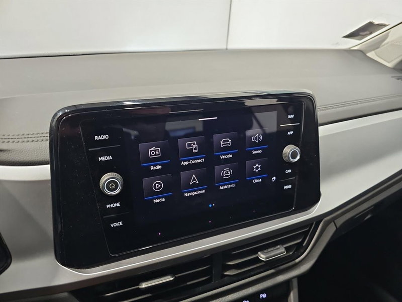 Volkswagen T-Roc usata a Lecco (19)