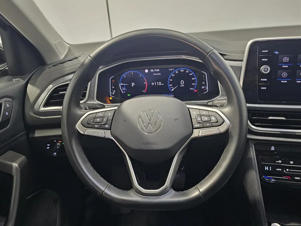 Volkswagen T-Roc usata a Lecco (11)