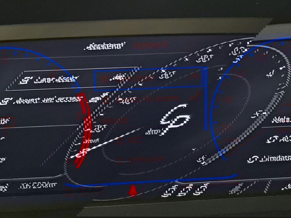 Volkswagen T-Roc usata a Lecco (13)