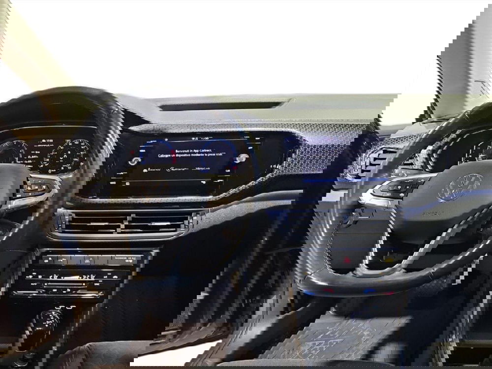 Volkswagen T-Cross usata a Lecco (11)