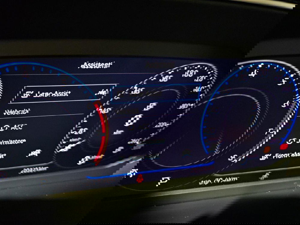Volkswagen T-Cross usata a Lecco (17)