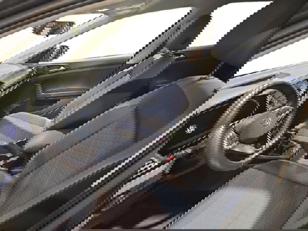 Volkswagen T-Cross usata a Lecco (9)