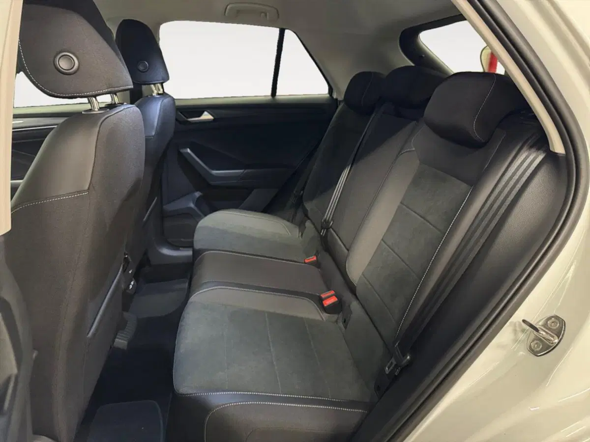 Volkswagen T-Roc nuova a Lecco (12)