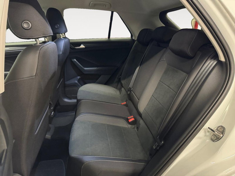 Volkswagen T-Roc nuova a Lecco (12)