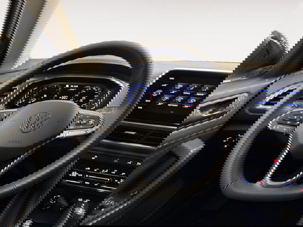 Volkswagen T-Roc nuova a Lecco (9)