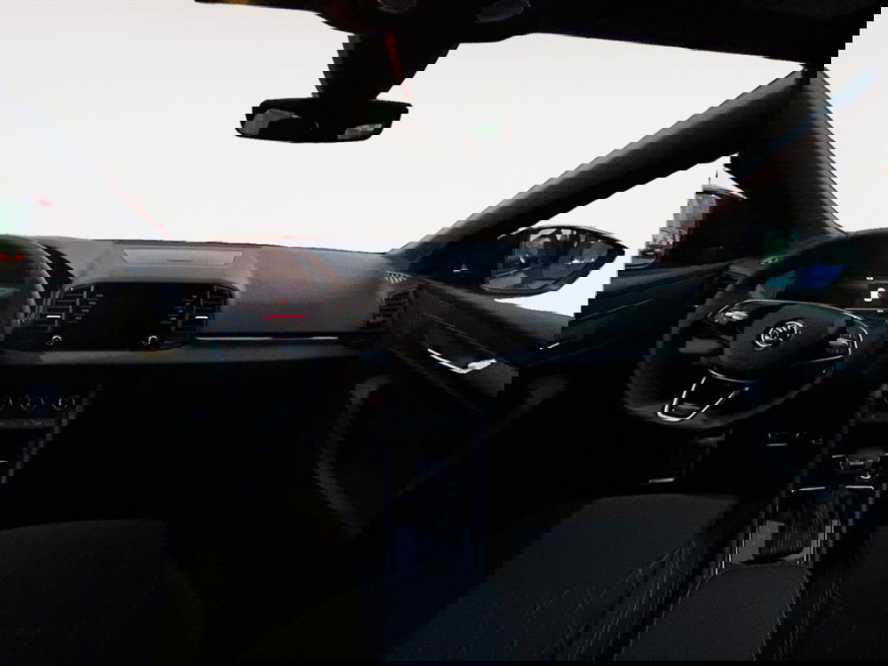 Skoda Karoq nuova a Lecco (3)