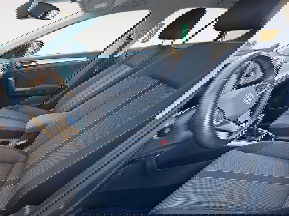 Volkswagen T-Roc usata a Lecco (19)