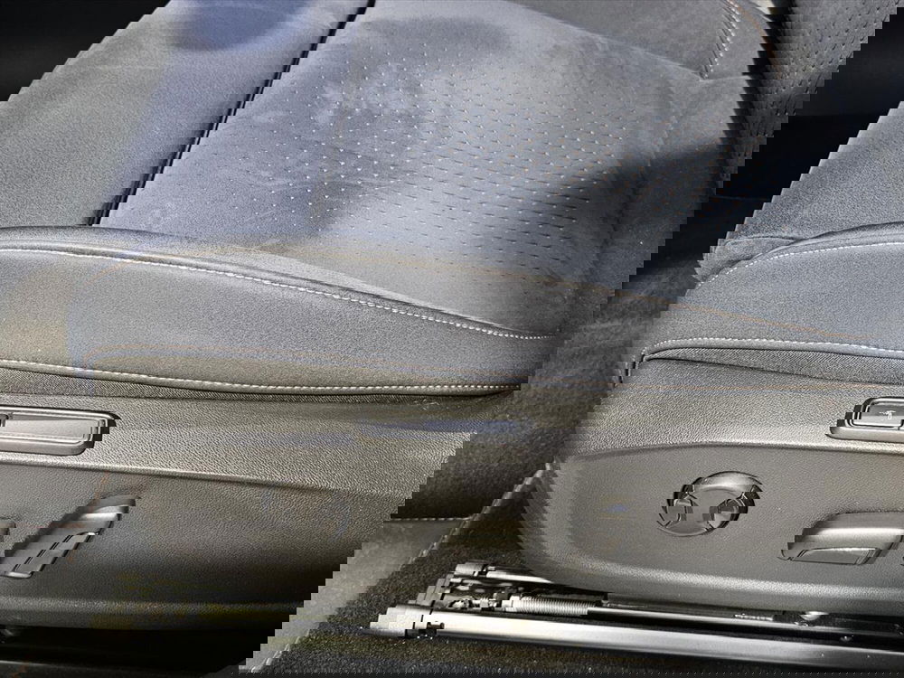 Cupra Born usata a Lecco (14)