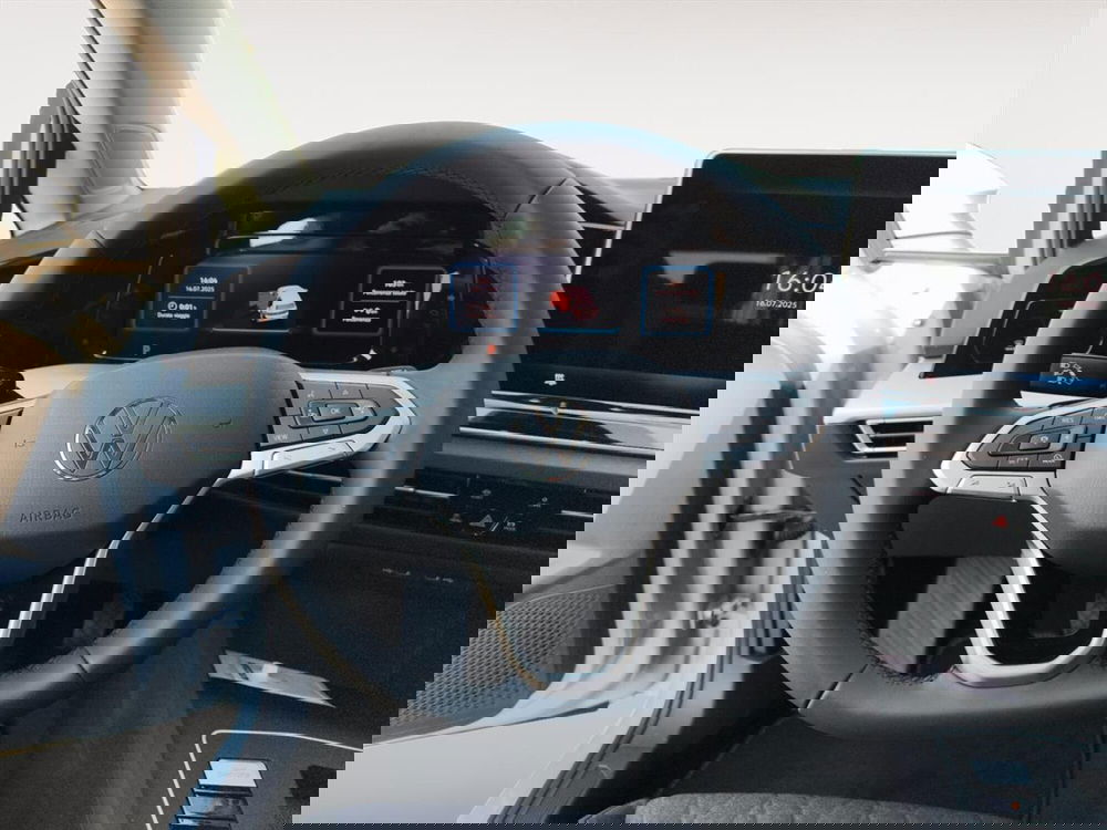 Volkswagen Golf nuova a Lecco (11)