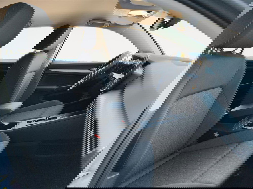 Volkswagen Golf nuova a Lecco (14)