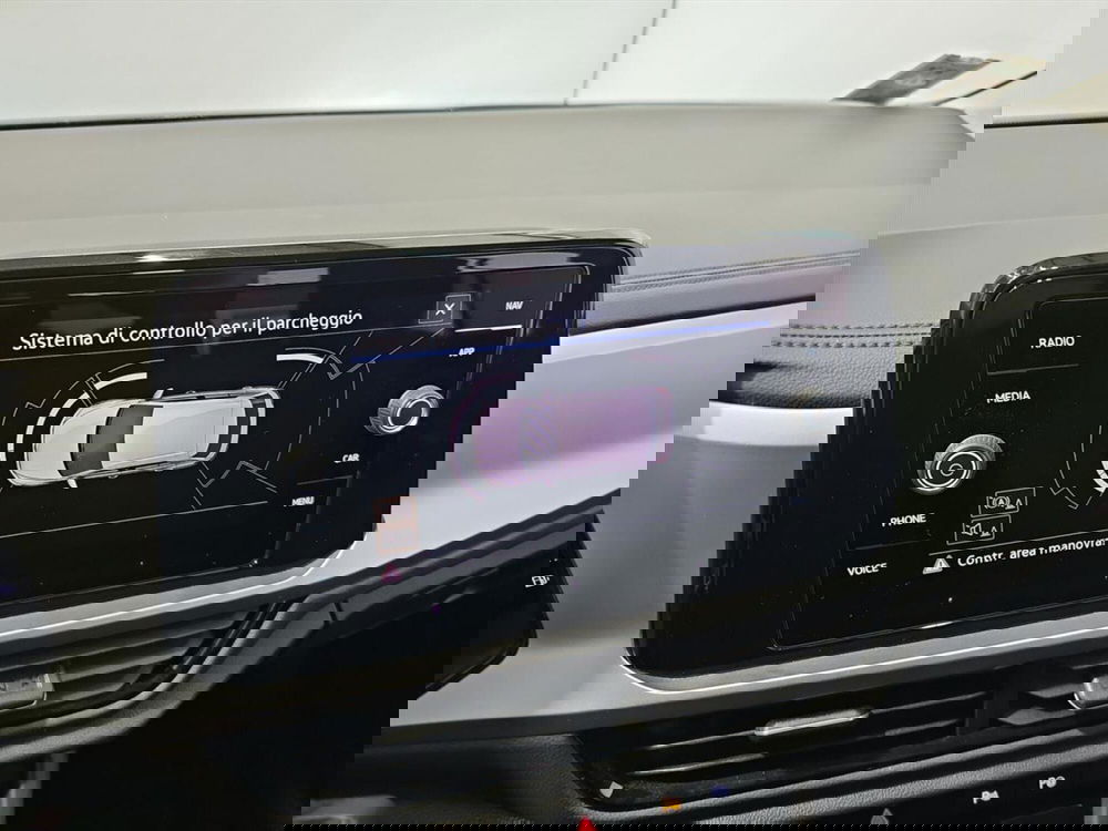 Volkswagen T-Roc usata a Lecco (13)