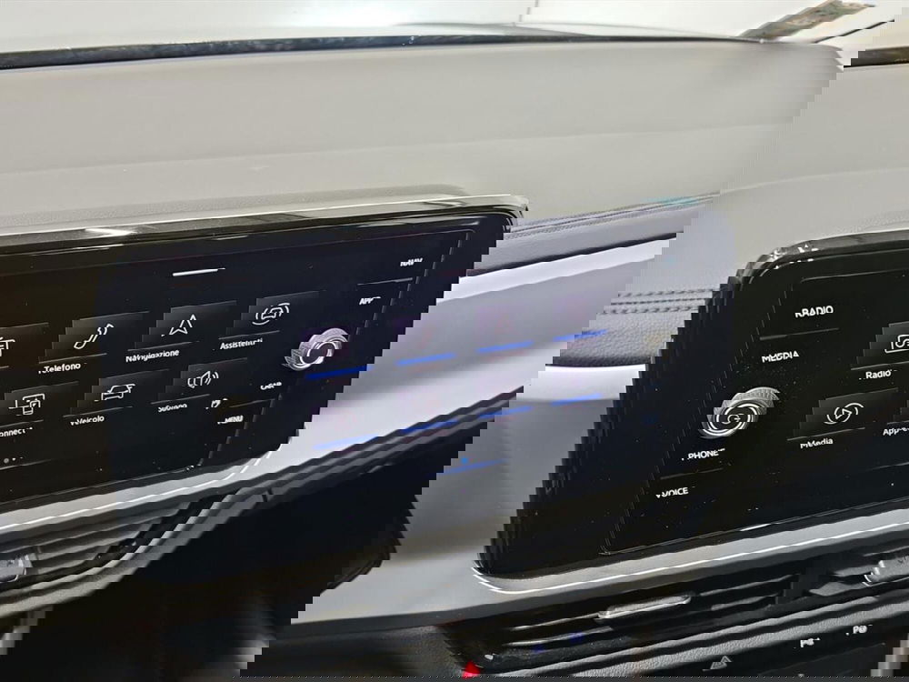 Volkswagen T-Roc usata a Lecco (16)
