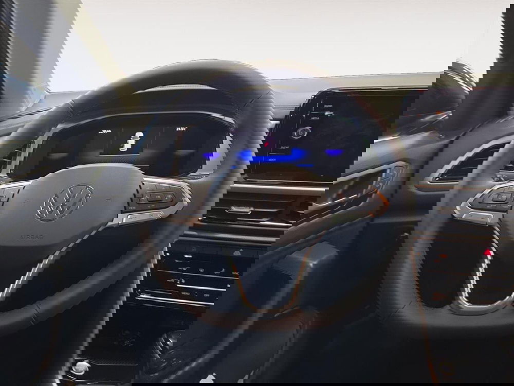 Volkswagen T-Roc nuova a Lecco (4)