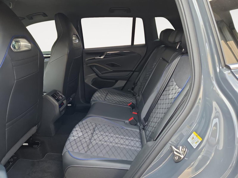 Volkswagen Tiguan nuova a Lecco (12)
