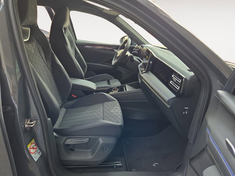 Volkswagen Tiguan nuova a Lecco (14)