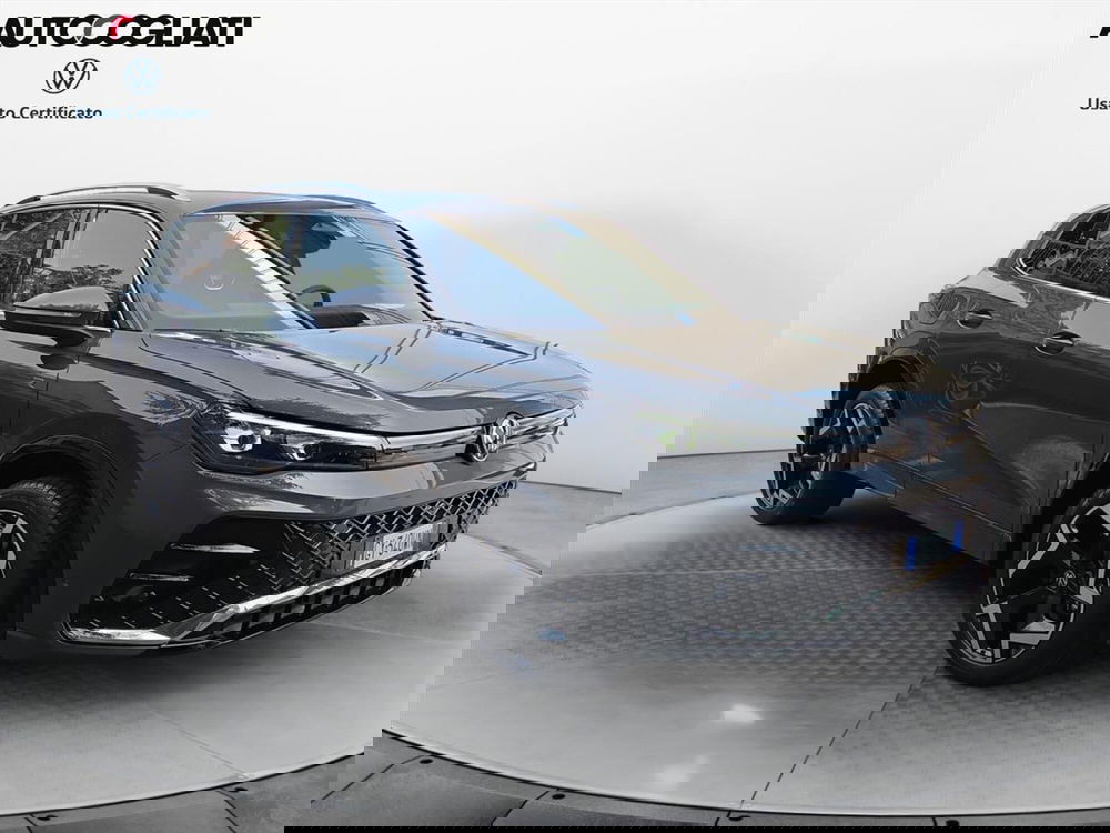 Volkswagen Tiguan nuova a Lecco (3)