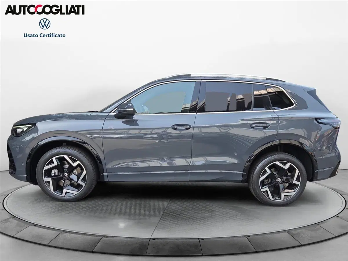 Volkswagen Tiguan nuova a Lecco (4)